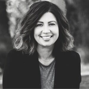 Meet your Posher, Holly